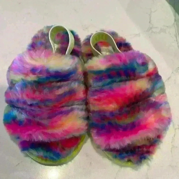 UGG Kids Fluffy Slippers Size 9 - Brand New without Box - Picture 4 of 9